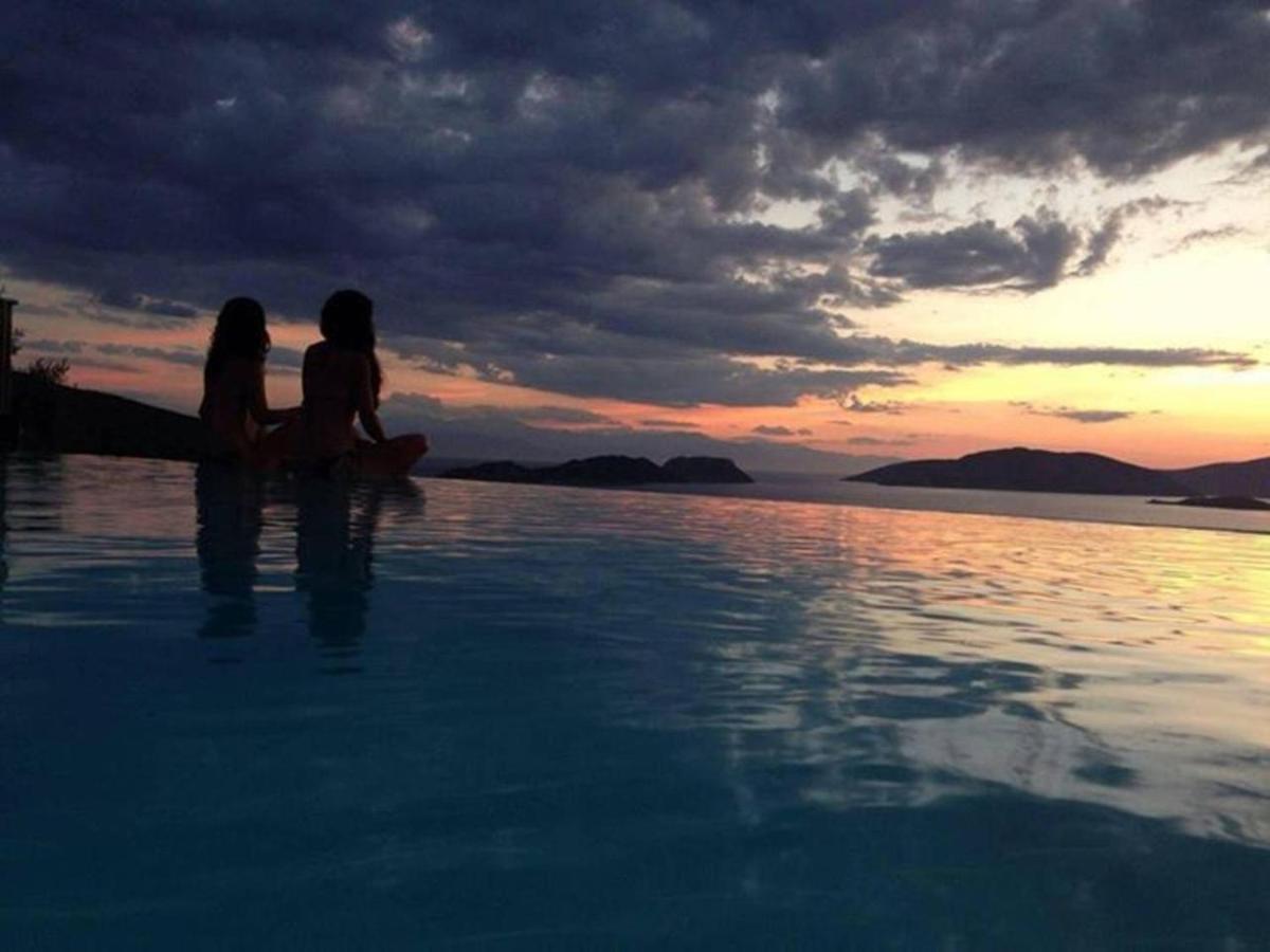 Melolia Estate * Thebes