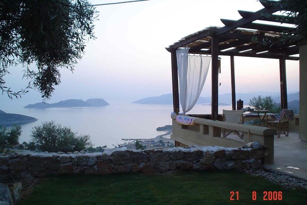 Melolia Estate Thebes
